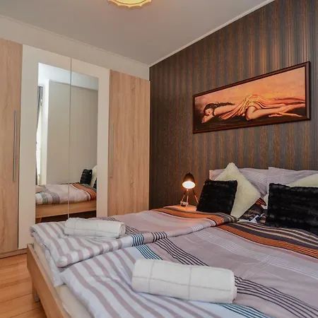 Design Free Parking In City Center Apartment *