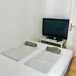 Design Free Parking In Center Apartment Budapest