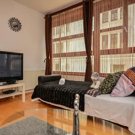 Apartment Design Free Parking In Center Budapest